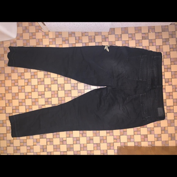 Black Jeans - Picture 2 of 3